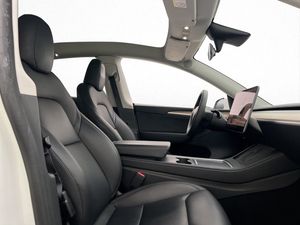 Tesla Model Y bild 29