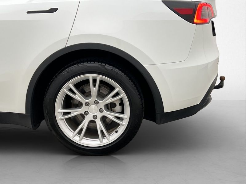 Tesla Model Y bild 33