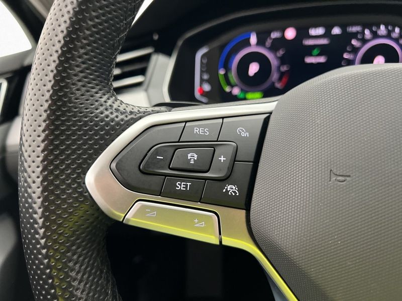 Volkswagen Passat bild 17