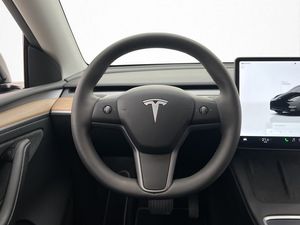 Tesla Model Y bild 18