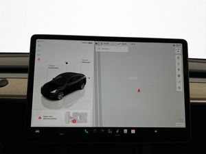 Tesla Model Y bild 24