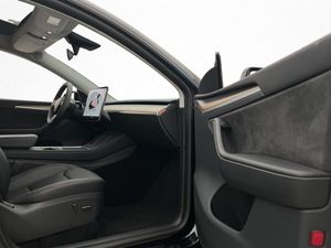 Tesla Model Y bild 31