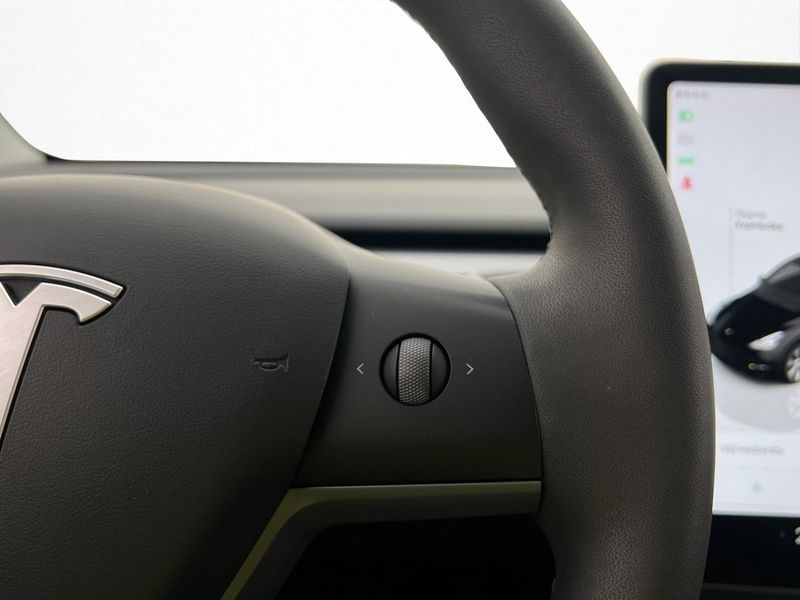 Tesla Model Y bild 20