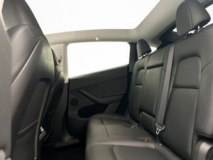 Tesla Model Y bild 32