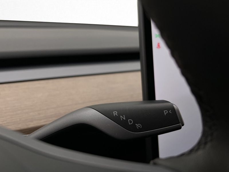 Tesla Model Y bild 21