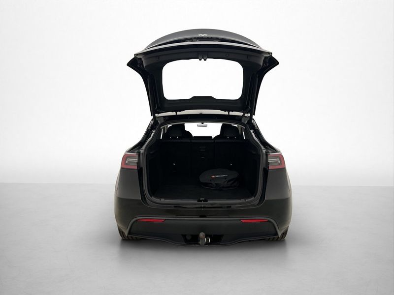 Tesla Model Y bild 11