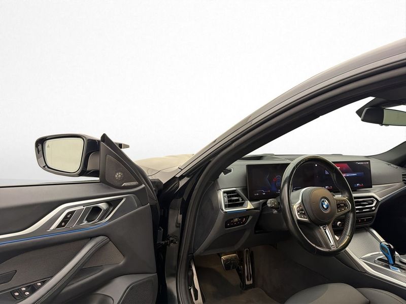 BMW i4 bild 16
