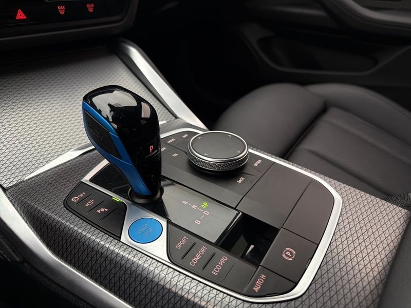 BMW i4 bild 35