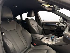 BMW i4 bild 36