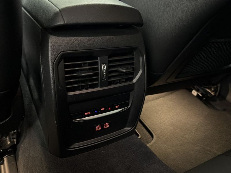 BMW i4 bild 38