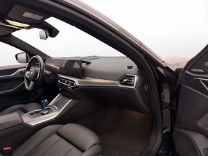 BMW i4 bild 37