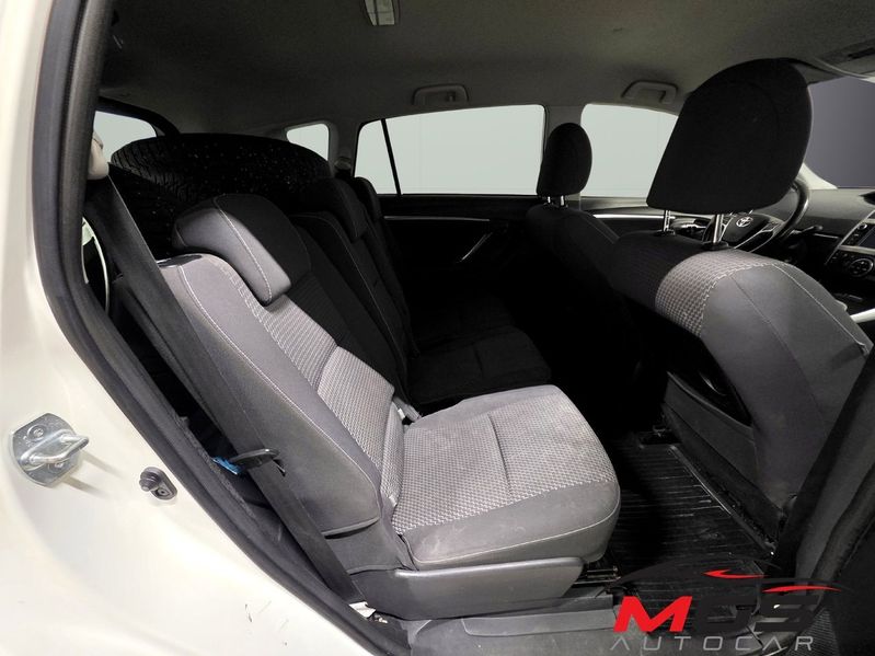 Toyota Verso bild 14