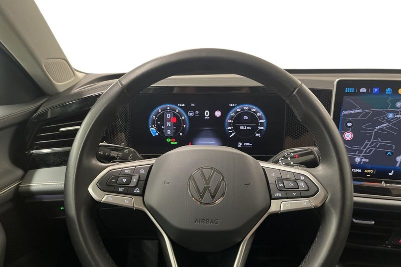 Volkswagen Passat bild 13