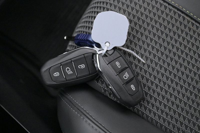 Peugeot e-2008 bild 23