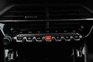 Peugeot e-2008 bild 21