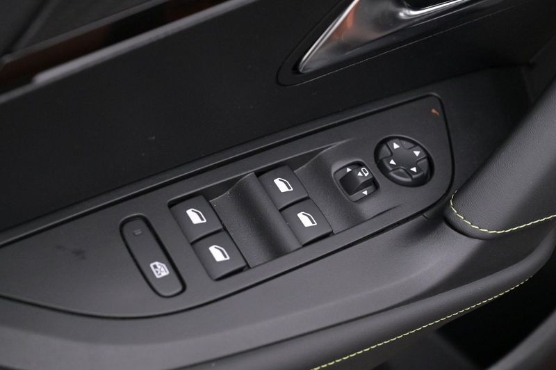 Peugeot e-2008 bild 11