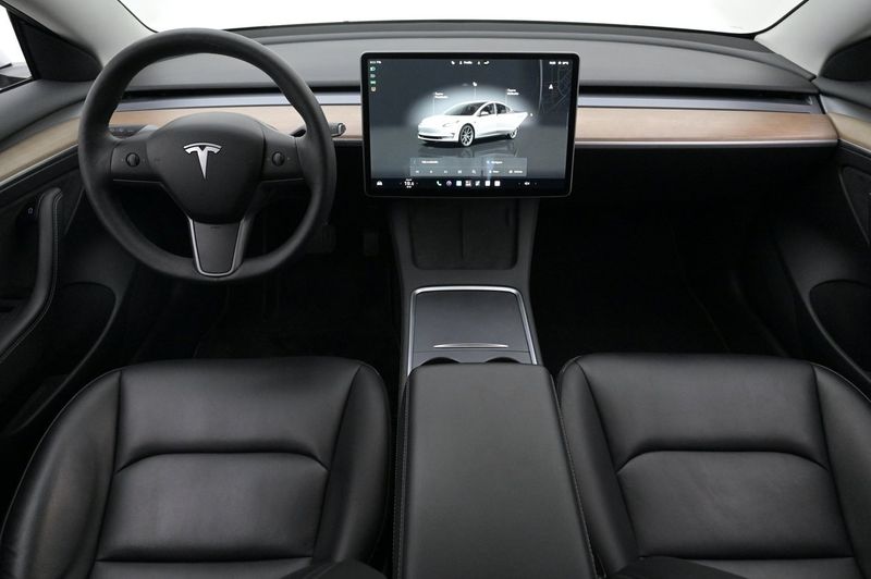 Tesla Model 3 bild 6