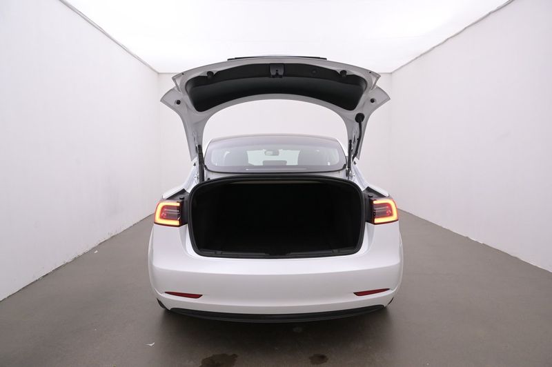 Tesla Model 3 bild 23