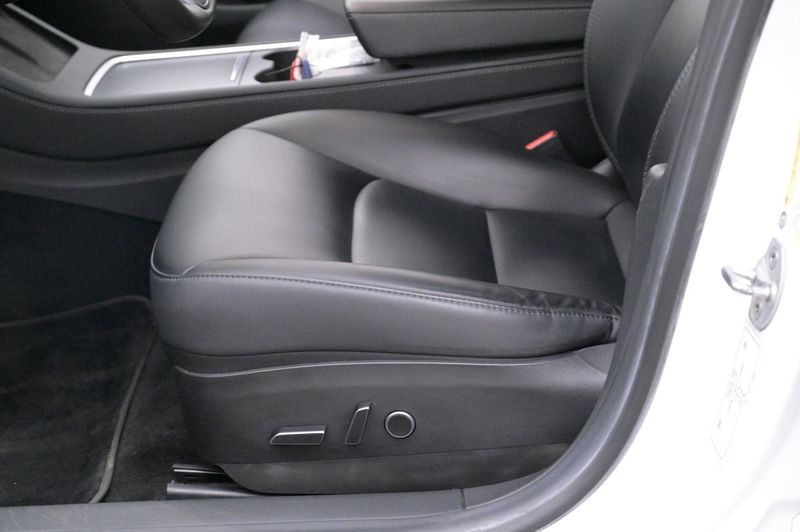 Tesla Model 3 bild 10