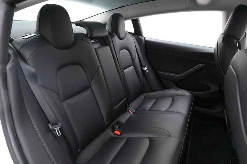 Tesla Model 3 bild 22