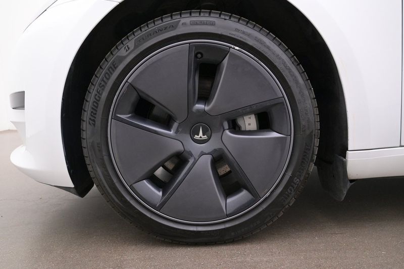 Tesla Model 3 bild 27