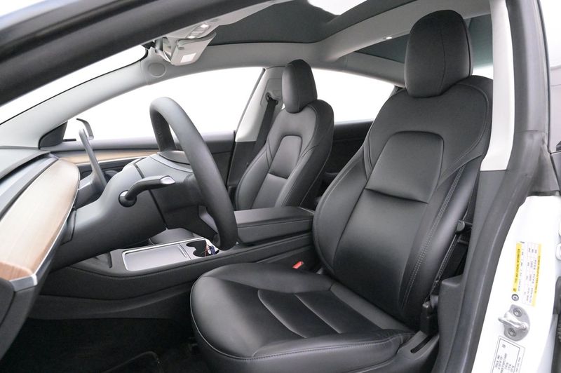 Tesla Model 3 bild 9