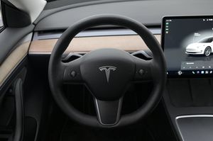 Tesla Model 3 bild 7