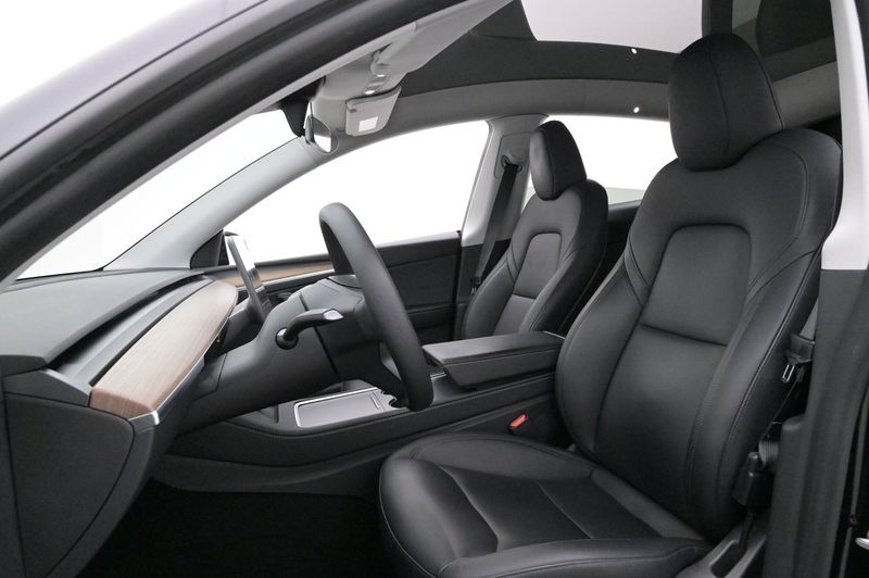Tesla Model Y bild 9