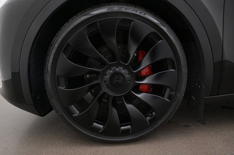 Tesla Model Y bild 27