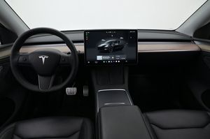 Tesla Model Y bild 6
