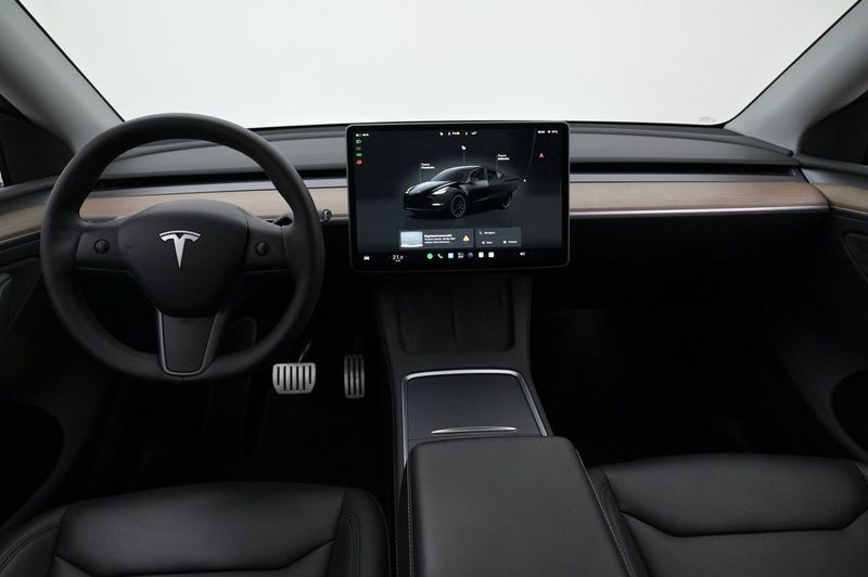 Tesla Model Y bild 6