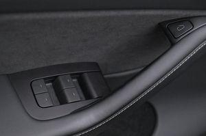 Tesla Model Y bild 10