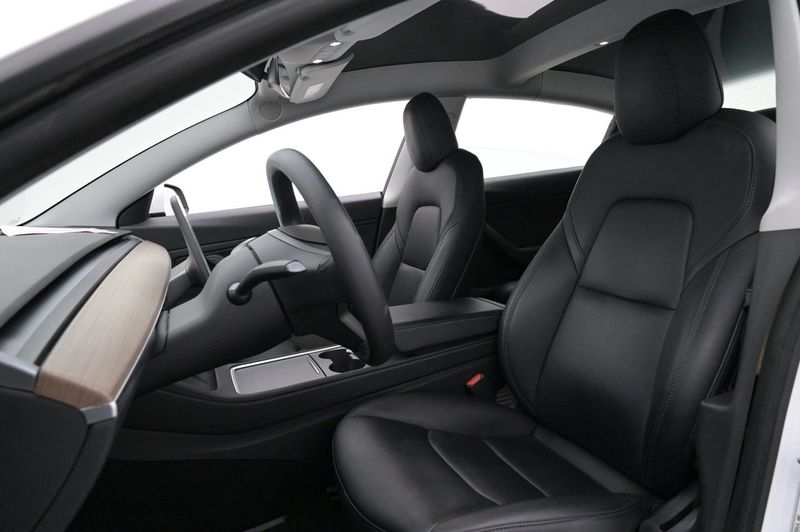 Tesla Model 3 bild 9