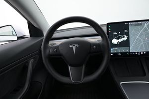 Tesla Model 3 bild 7
