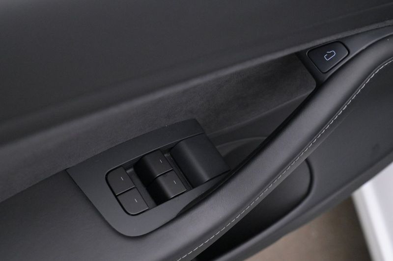 Tesla Model 3 bild 10