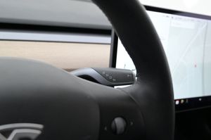 Tesla Model 3 bild 8