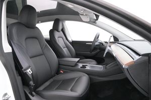 Tesla Model Y bild 12