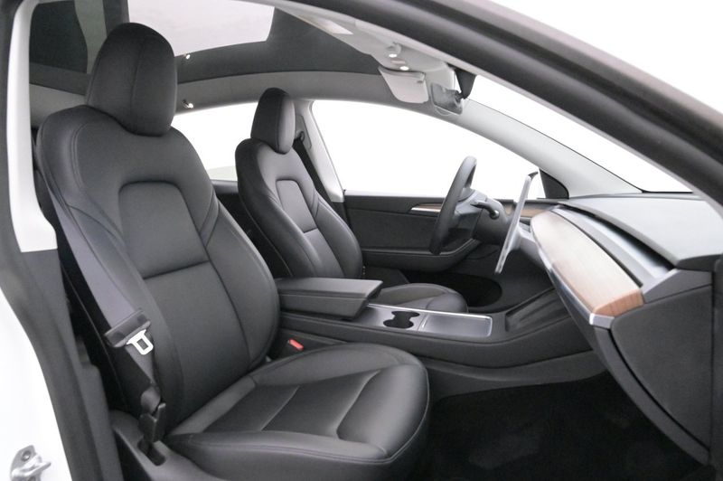 Tesla Model Y bild 12