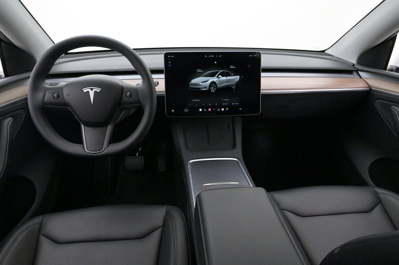 Tesla Model Y bild 6