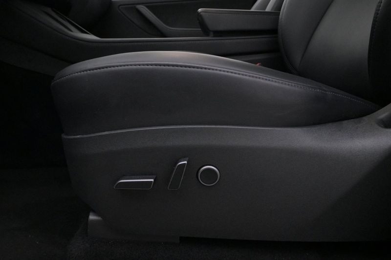 Tesla Model Y bild 11