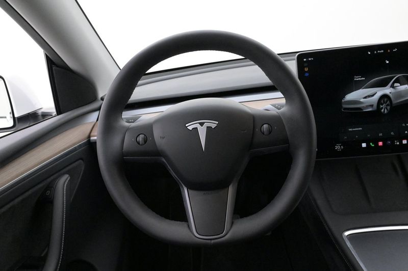 Tesla Model Y bild 7