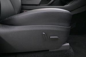 Tesla Model Y bild 13