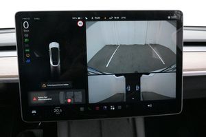 Tesla Model Y bild 18
