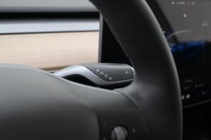 Tesla Model Y bild 8