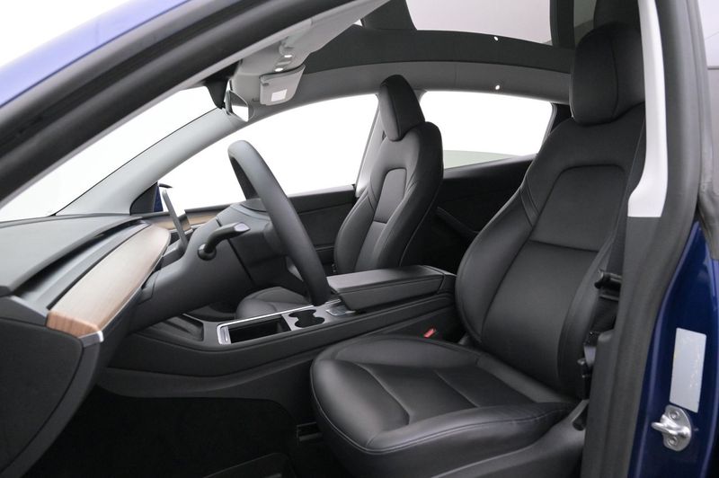 Tesla Model Y bild 9
