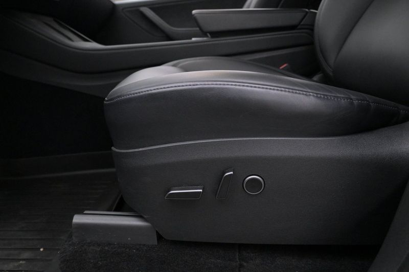 Tesla Model Y bild 11