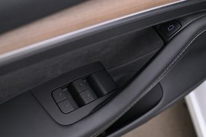 Tesla Model 3 bild 10