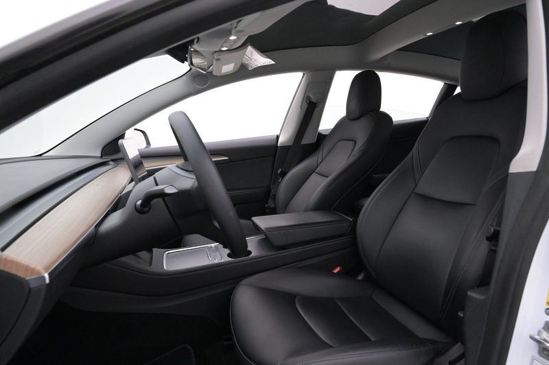 Tesla Model 3 bild 9