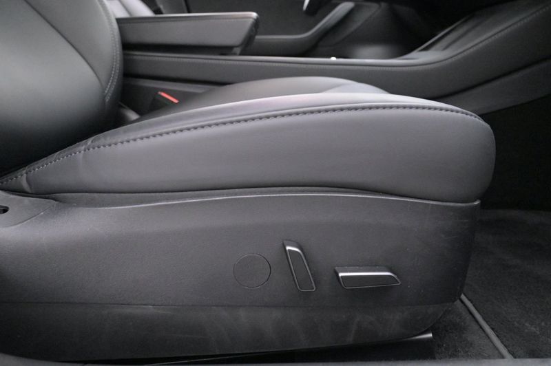 Tesla Model 3 bild 13