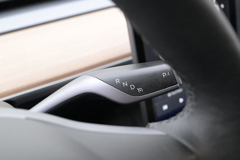 Tesla Model 3 bild 8